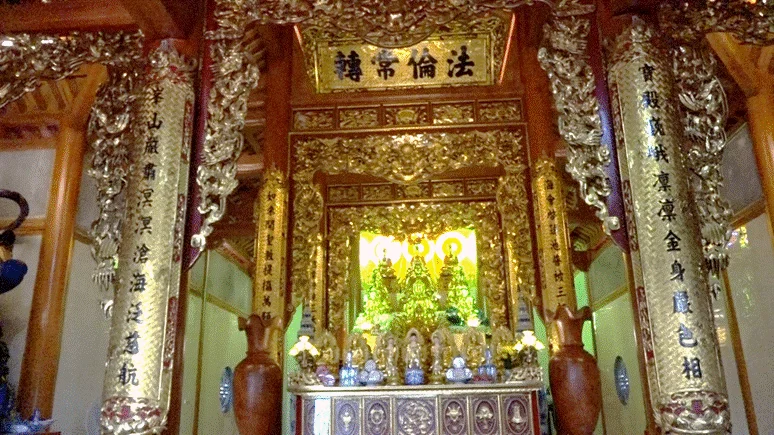 Tòa chính điện của ngôi chùa