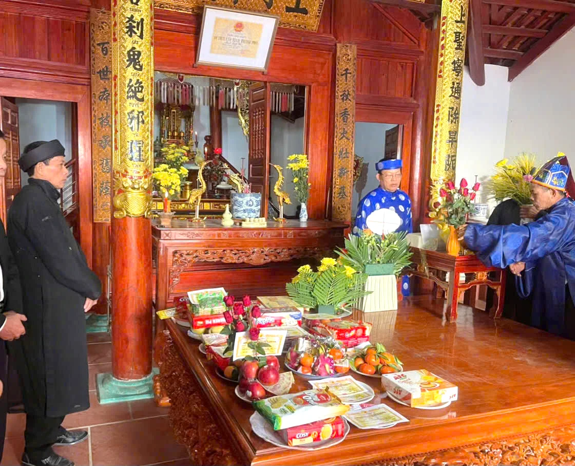 Lễ cầu tất niên tại đình Bình Phú