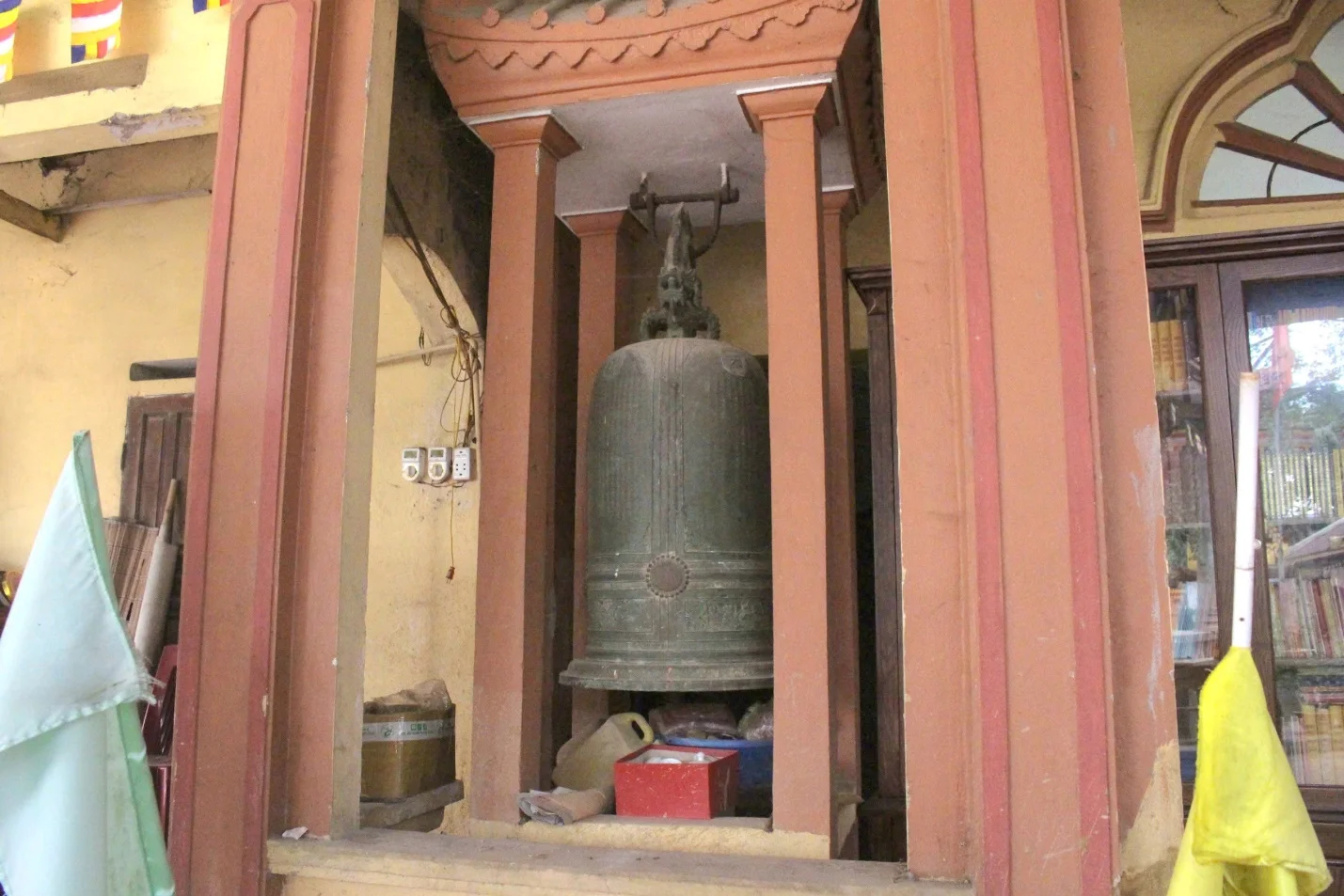 Chuông đồng tại Chùa Văn Phú (Thiên Phúc) xã Cẩm Khê