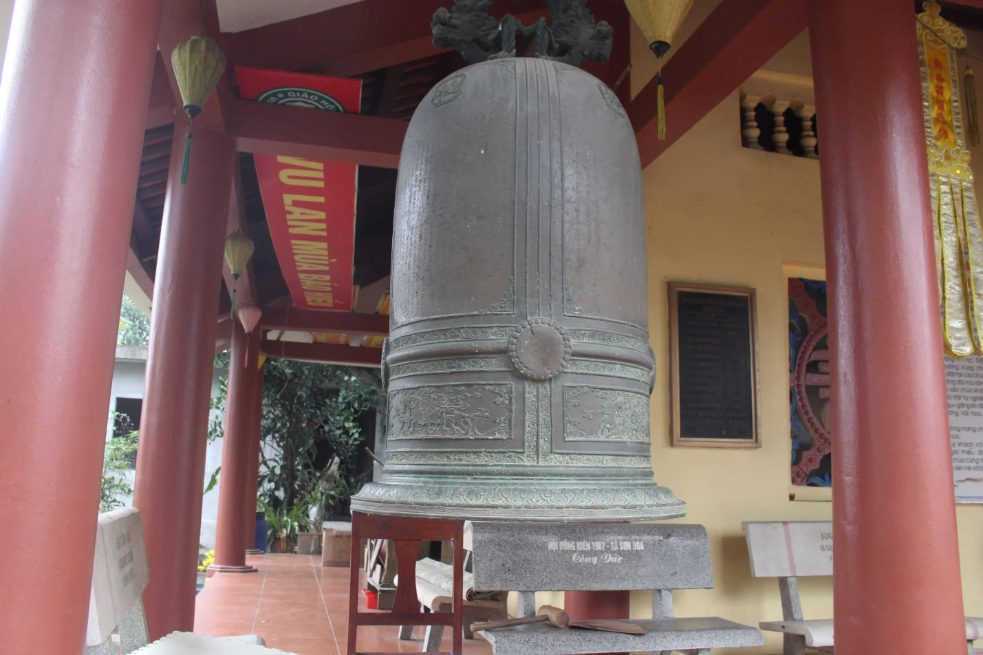 Chuông đồng&nbsp;Chùa Tùng Khâu&nbsp;xã Cẩm Khê