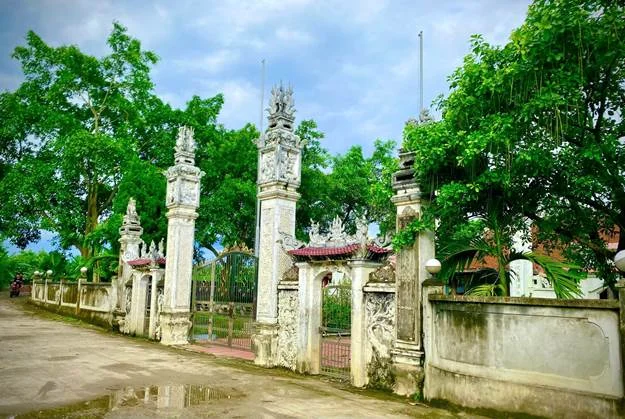 Cổng Đình Thổ Khối